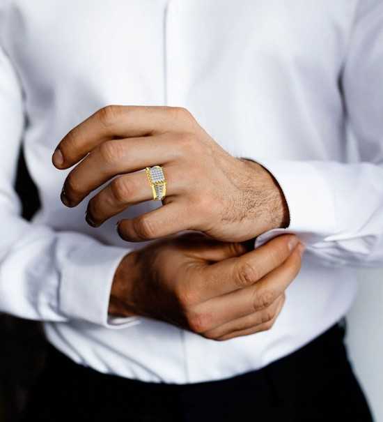 Casual Thomas Diamond Ring Yellow Gold